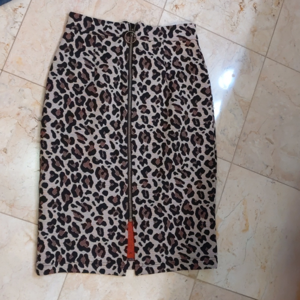 Maeve Leopard Print Pencil Skirt - Picture 3 of 8